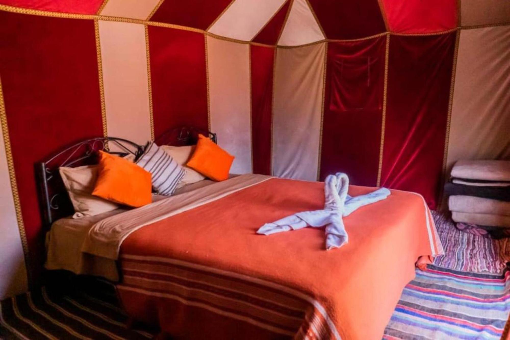 Camel Trekking Desert Camp Мерзуга Экстерьер фото